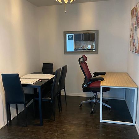 Executive 1 Bedroom Condo sleeps 4 Toronto Buitenkant foto