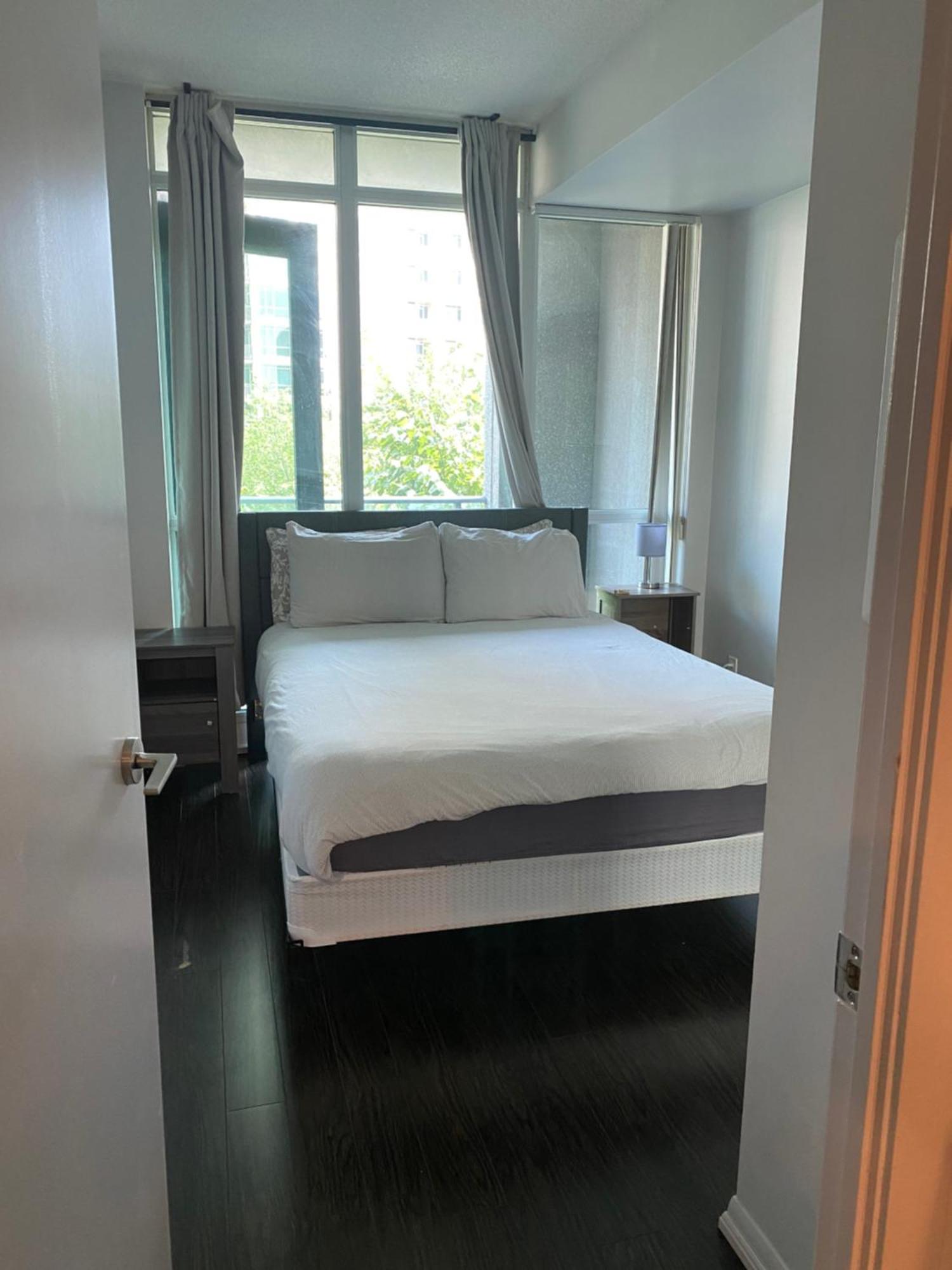 Executive 1 Bedroom Condo sleeps 4 Toronto Buitenkant foto