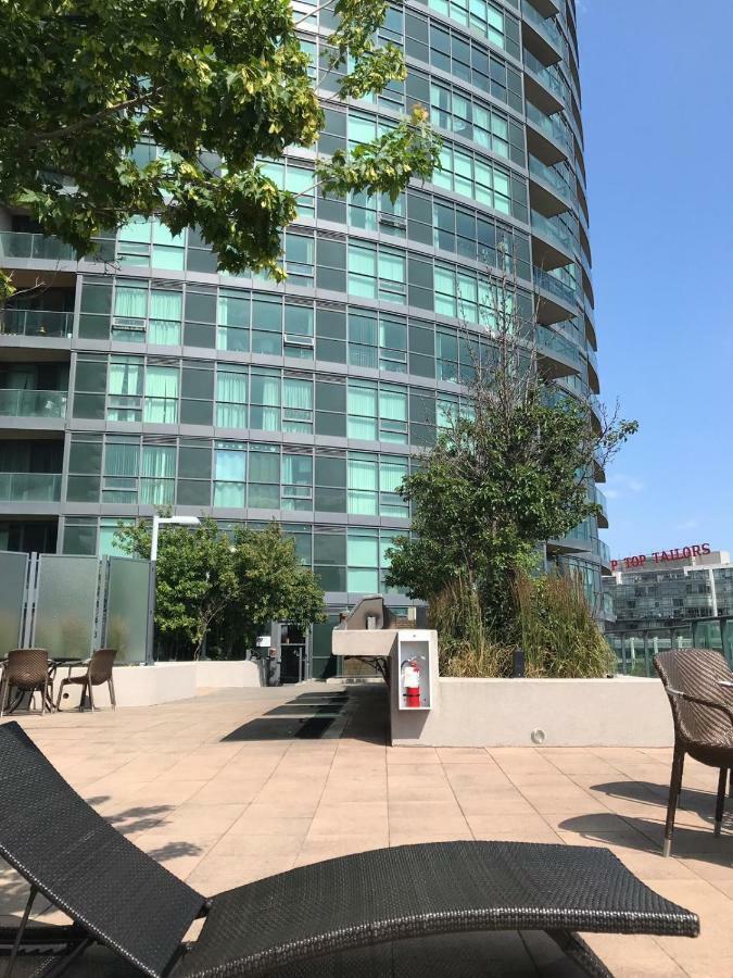 Executive 1 Bedroom Condo sleeps 4 Toronto Buitenkant foto