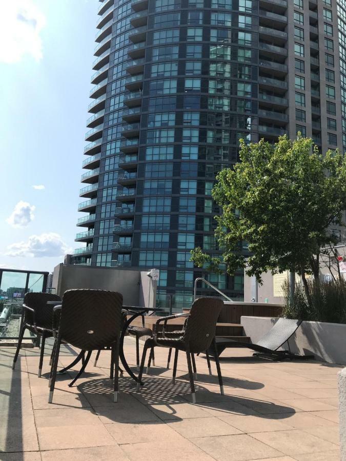 Executive 1 Bedroom Condo sleeps 4 Toronto Buitenkant foto