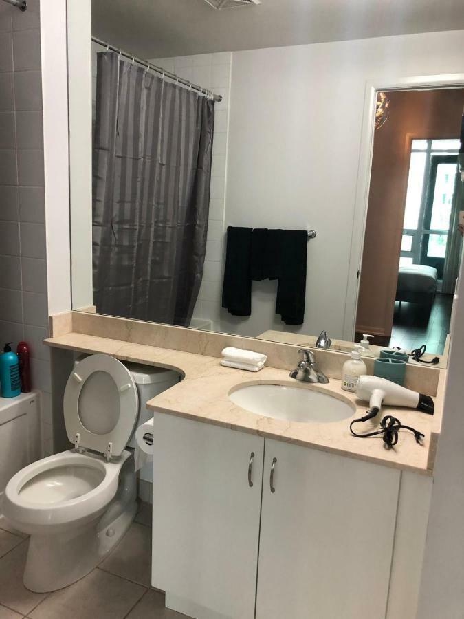 Executive 1 Bedroom Condo sleeps 4 Toronto Buitenkant foto