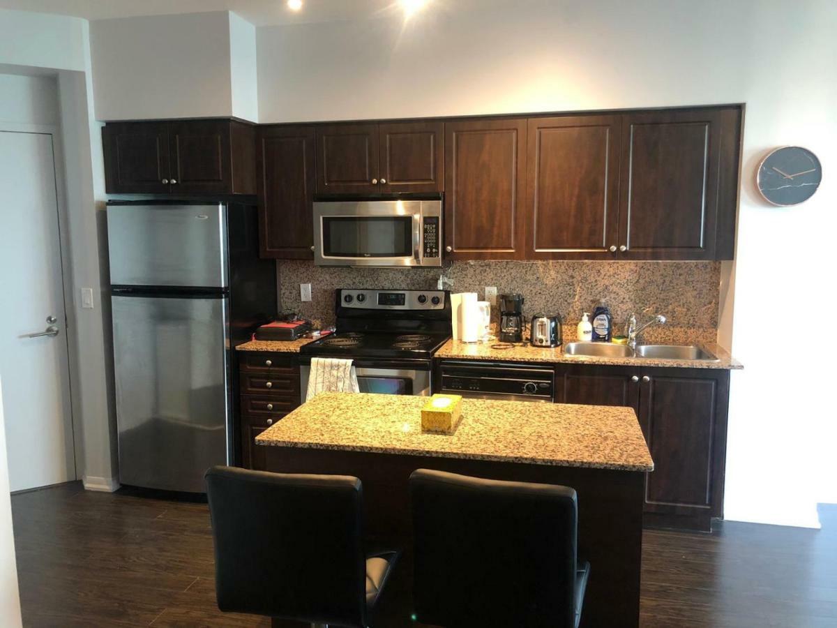 Executive 1 Bedroom Condo sleeps 4 Toronto Buitenkant foto